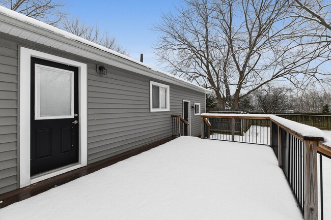 Building Photo - Community Park &amp; Midgard 3671
