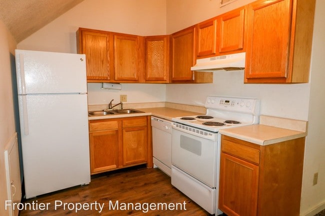 Building Photo - 1100 Garden Way