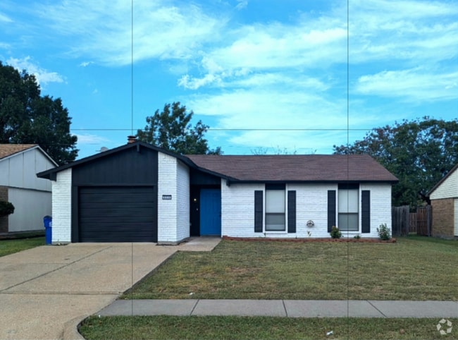 Building Photo - 510 Woodcrest Way