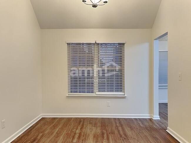 Foto del edificio - 4618 Noah Overlook W