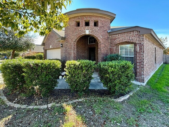 Foto del edificio - A beautifully maintained 3-bedroom, 2-bath oasis nestled right off 1604 and FM 1976 in Converse!