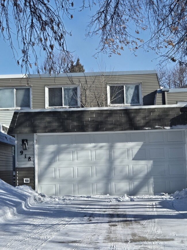 Building Photo - 918 N 39th St