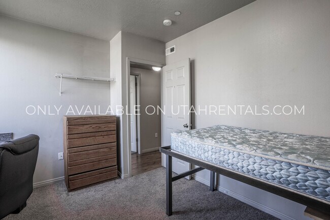 Foto del edificio - 843 E 620 N St