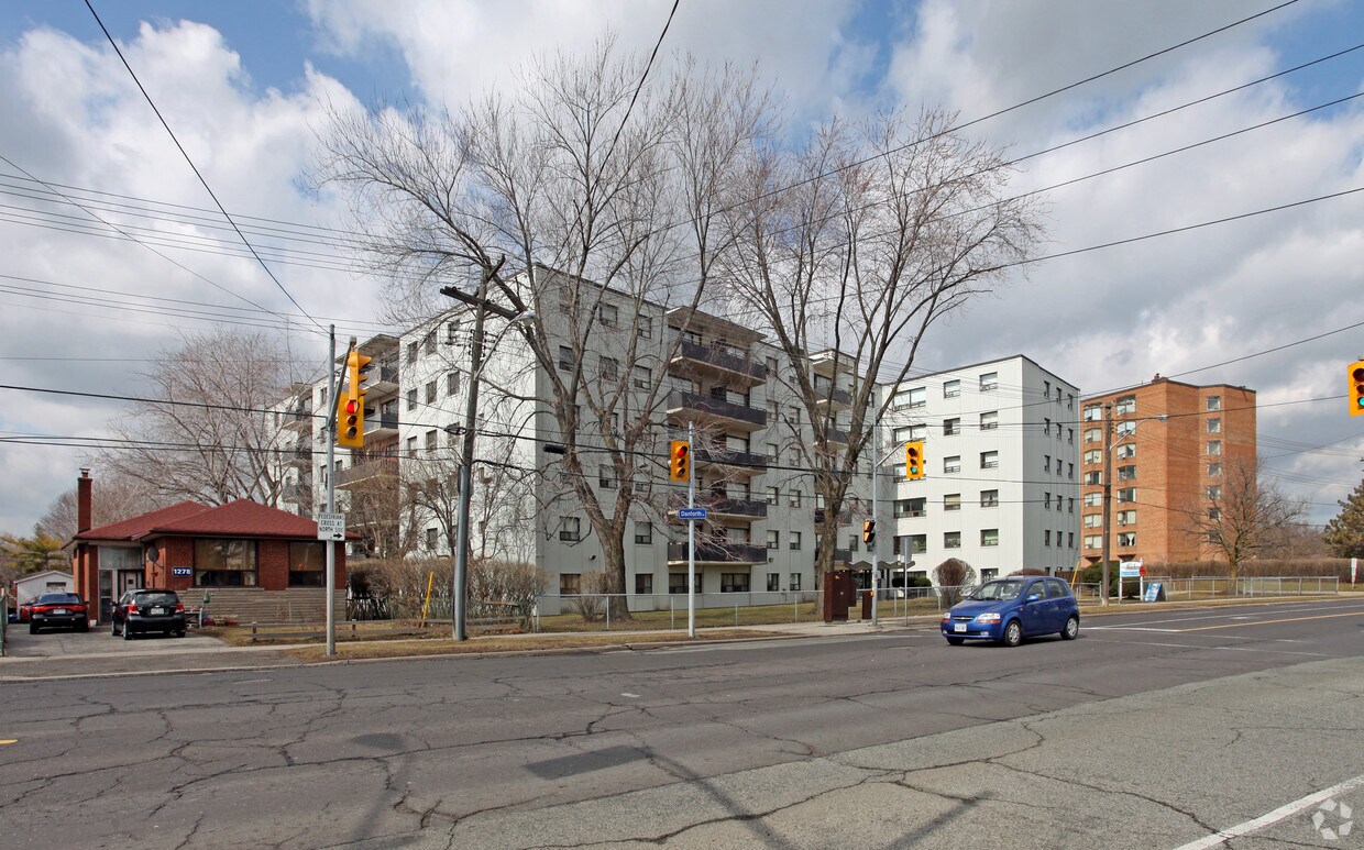 Photo du bâtiment - 1284 Danforth Rd