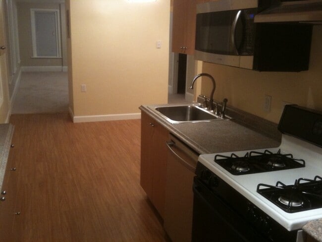 Kitchen - 20 Eden St