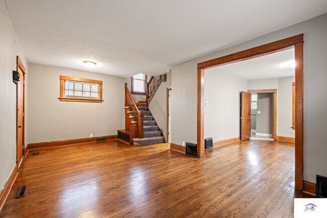 Building Photo - WELCOME HOME!