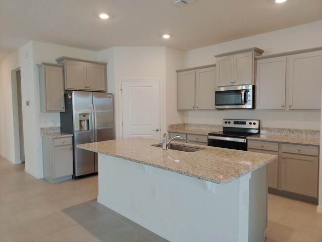 Foto del edificio - 5240 Sunshine Dr