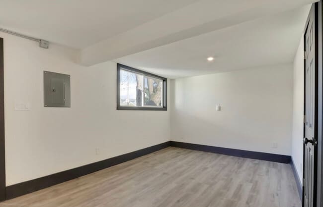 Foto del edificio - 1102 6th Ave SW