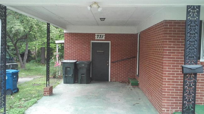 Building Photo - 731 Ashburton Dr