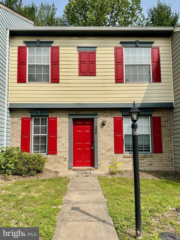 Foto del edificio - 206 Wind Ridge Dr