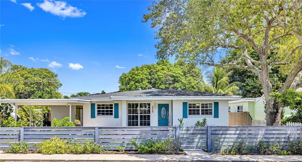 Foto principal - 228 SW 3rd Terrace