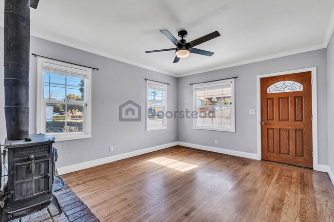 Building Photo - 1132 3rd St