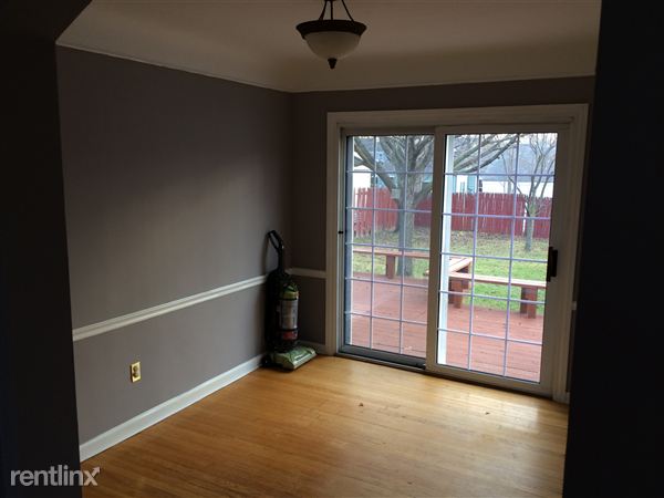 Building Photo - 4220 Elmwood Ave