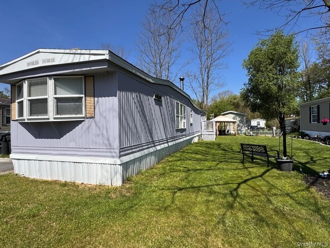 Building Photo - 23 Daisy Dr
