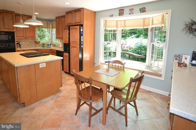 Foto del edificio - 1689 Camden Ct S
