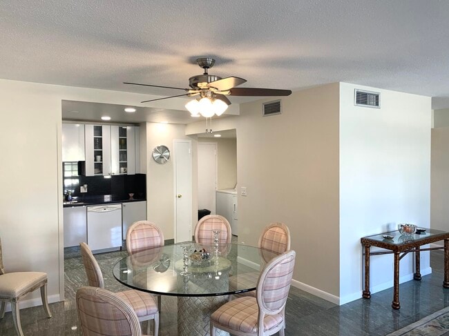 Foto del edificio - 3475 S Ocean Blvd