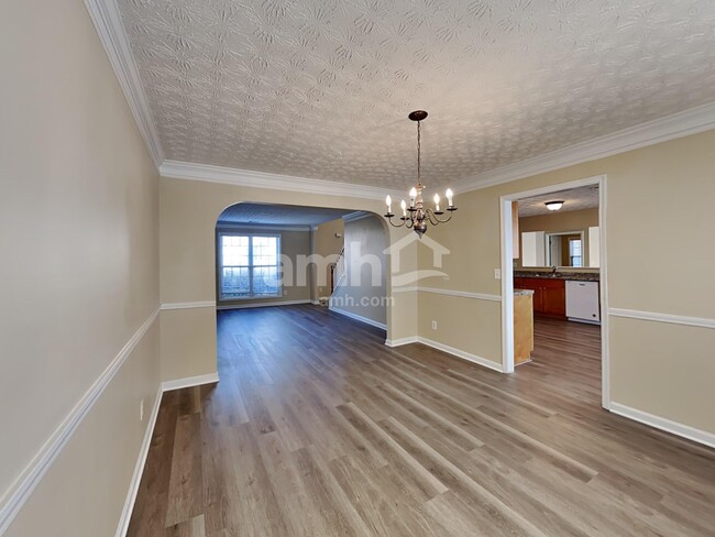 Building Photo - 1790 Pinehurst View Dr