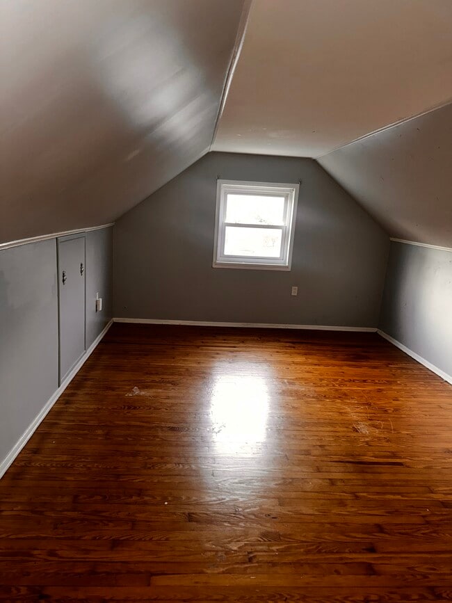 Building Photo - 970 Covedale Ave