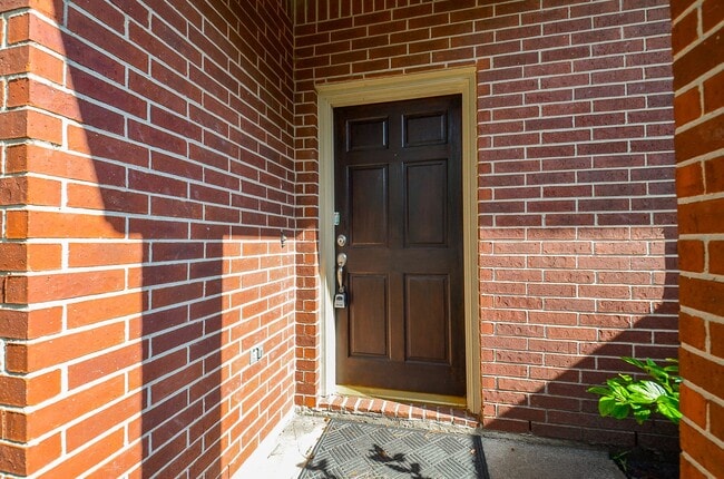 Foto del edificio - 20430 Drakewood Dr