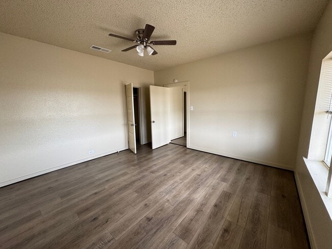 Foto del edificio - 2 Bedroom 1 Bath Home on 1.5 acres