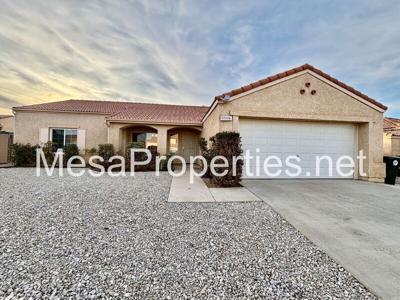 Foto principal - 12336 Mead Ln