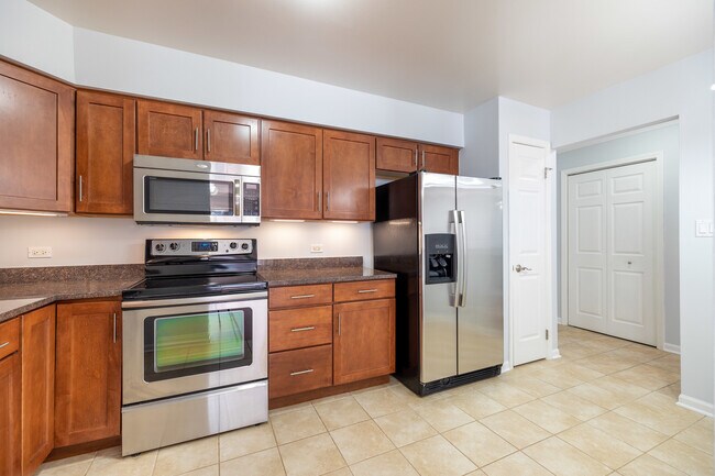 Foto del edificio - 4900 Forest Ave