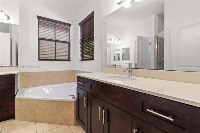 Foto del edificio - 5808 NW 46th Ln