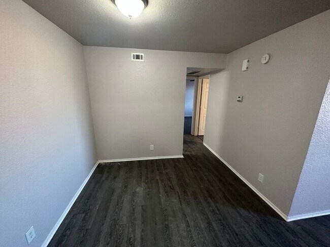 Foto del edificio - 6148 Vega Dr