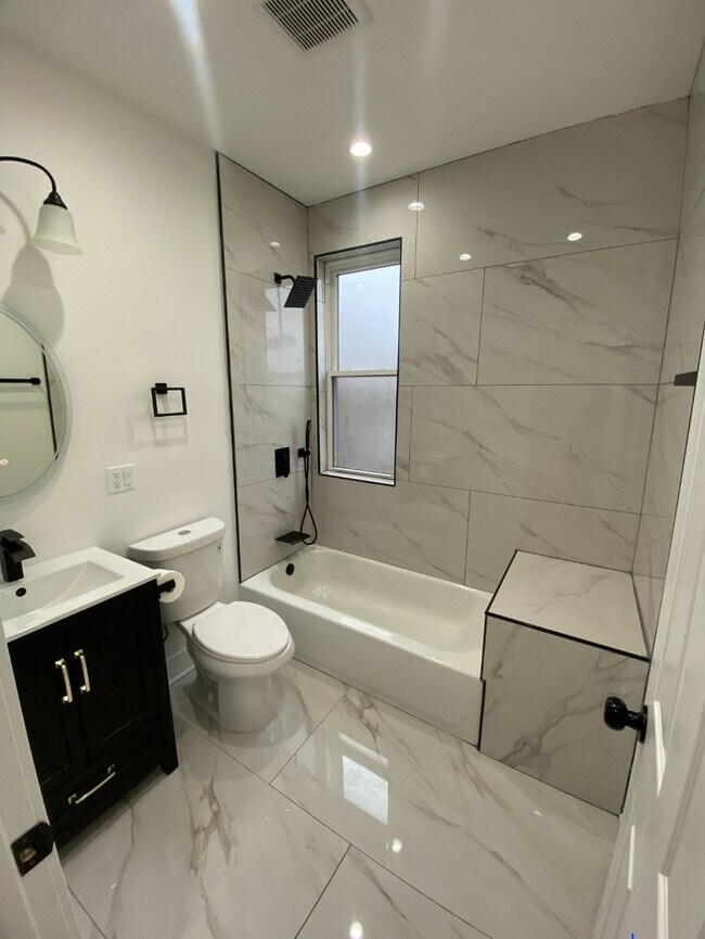 Building Photo - 5355 S Wood St