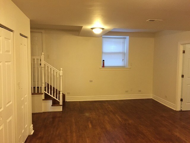 Building Photo - 6309 N Albany Ave