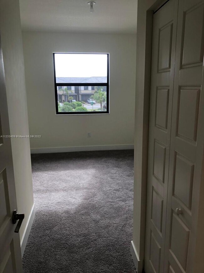 Foto del edificio - 15826 NW 91st Ave