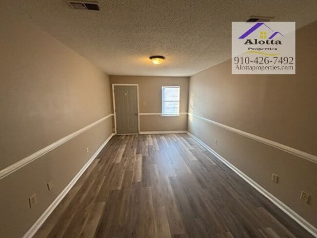 Building Photo - 6412 Ezras Ct