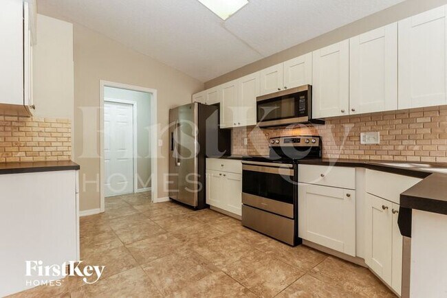 Foto del edificio - 10725 Magrath Ln