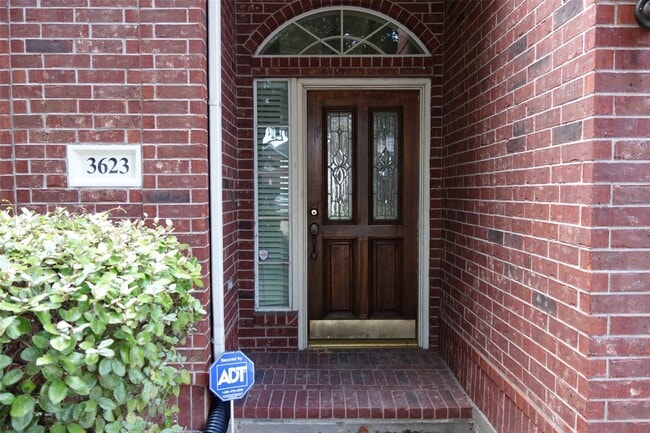 Building Photo - 3623 Chatwood Dr