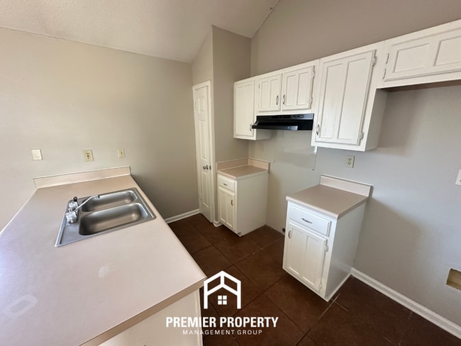 Building Photo - 5315 Timber Ridge Dr