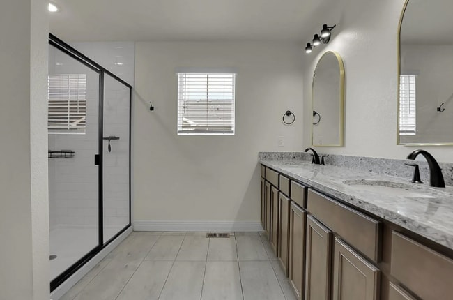 Foto del edificio - 16818 E 119th Ave