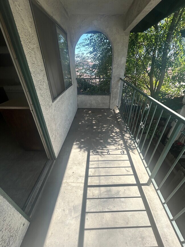 Building Photo - 8740 Lomita Dr