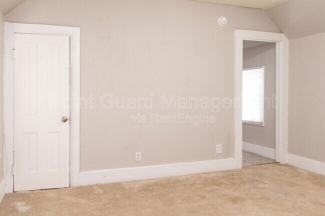 Foto del edificio - 1453 N Topeka Ave