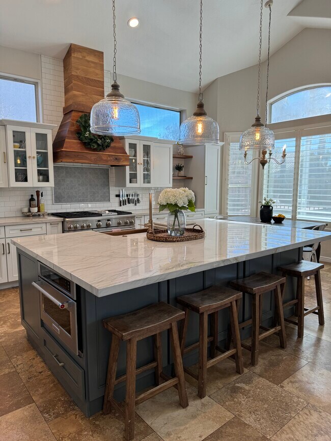 Foto del edificio - 7135 E Lakeview Ave