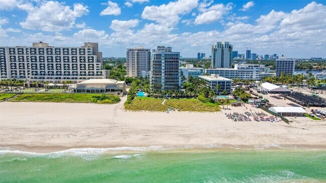 Foto del edificio - 1200 Holiday Dr