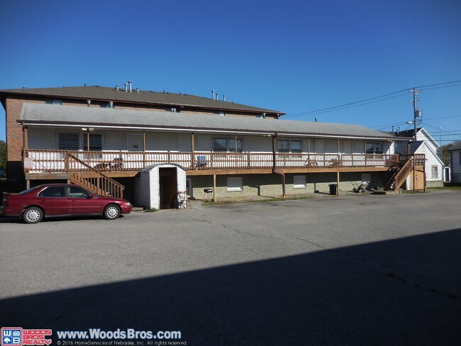 Building Photo - 433 W Saunders Ave
