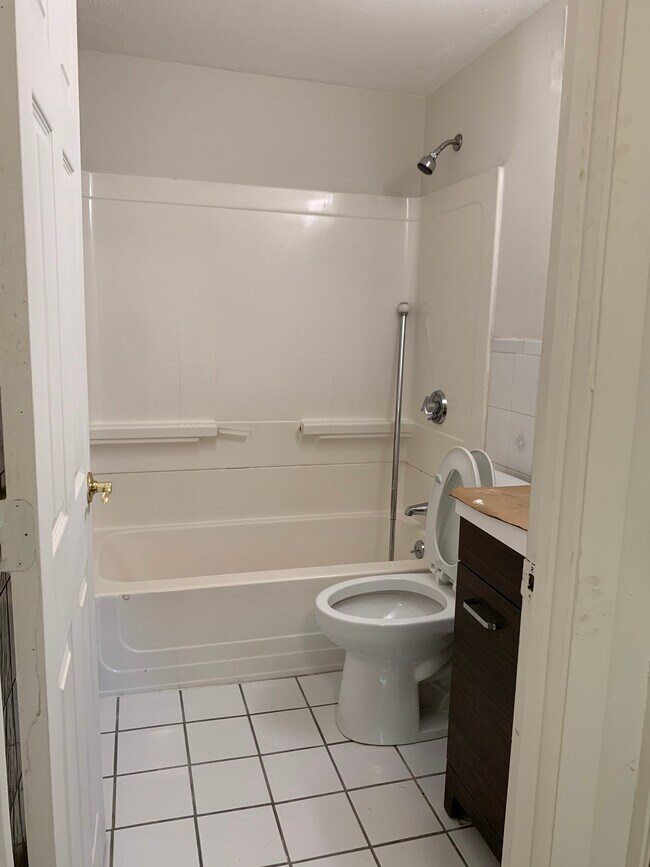 Bathroom - 508 Sherman St