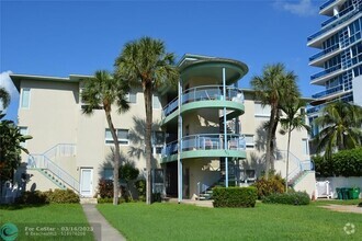 Building Photo - 711 Bayshore Dr