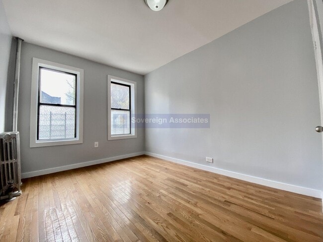 Building Photo - 24 Thayer St