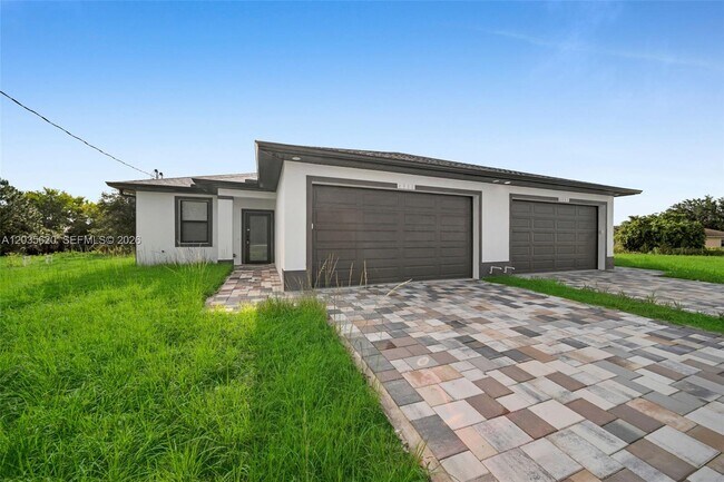 Building Photo - 4980 Fairway Ct