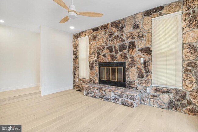 Building Photo - 8009 Poplar Hill Dr