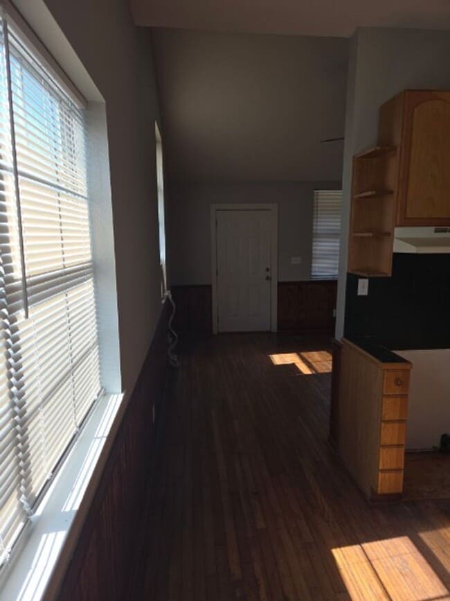 Building Photo - 4219 Lee St