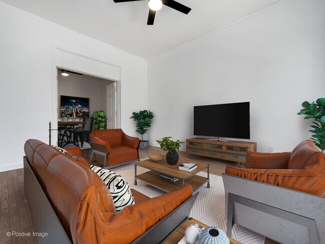 Foto del edificio - 1075 N Marshfield Ave