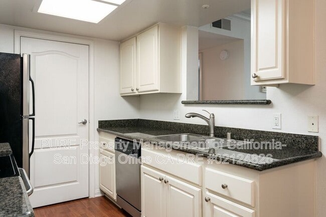 Foto del edificio - 12023 Alta Carmel Ct