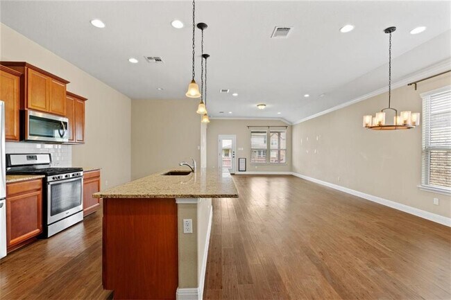 Building Photo - 215 Methodius Dr